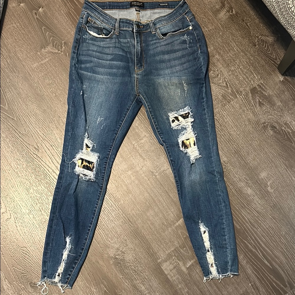 Women's Distressed Judy Blue Jeans Size 13/31